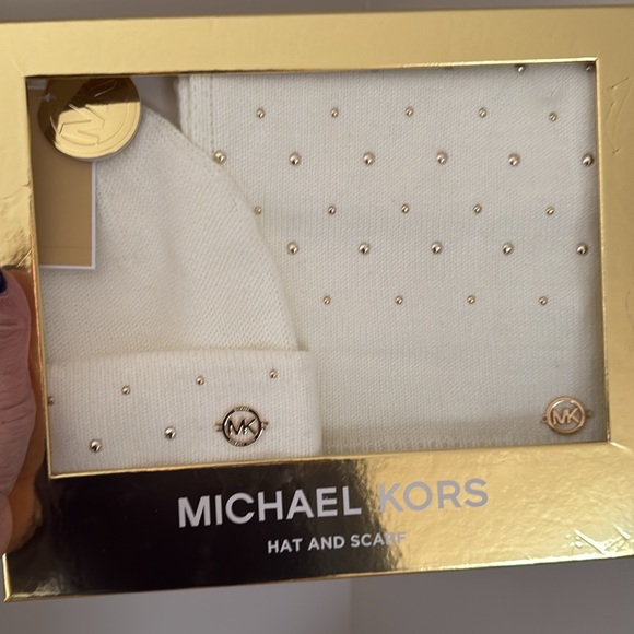 Michael Michael Kors Women's Cable Knit Scarf and Beanie Set - Picture 2 of 4